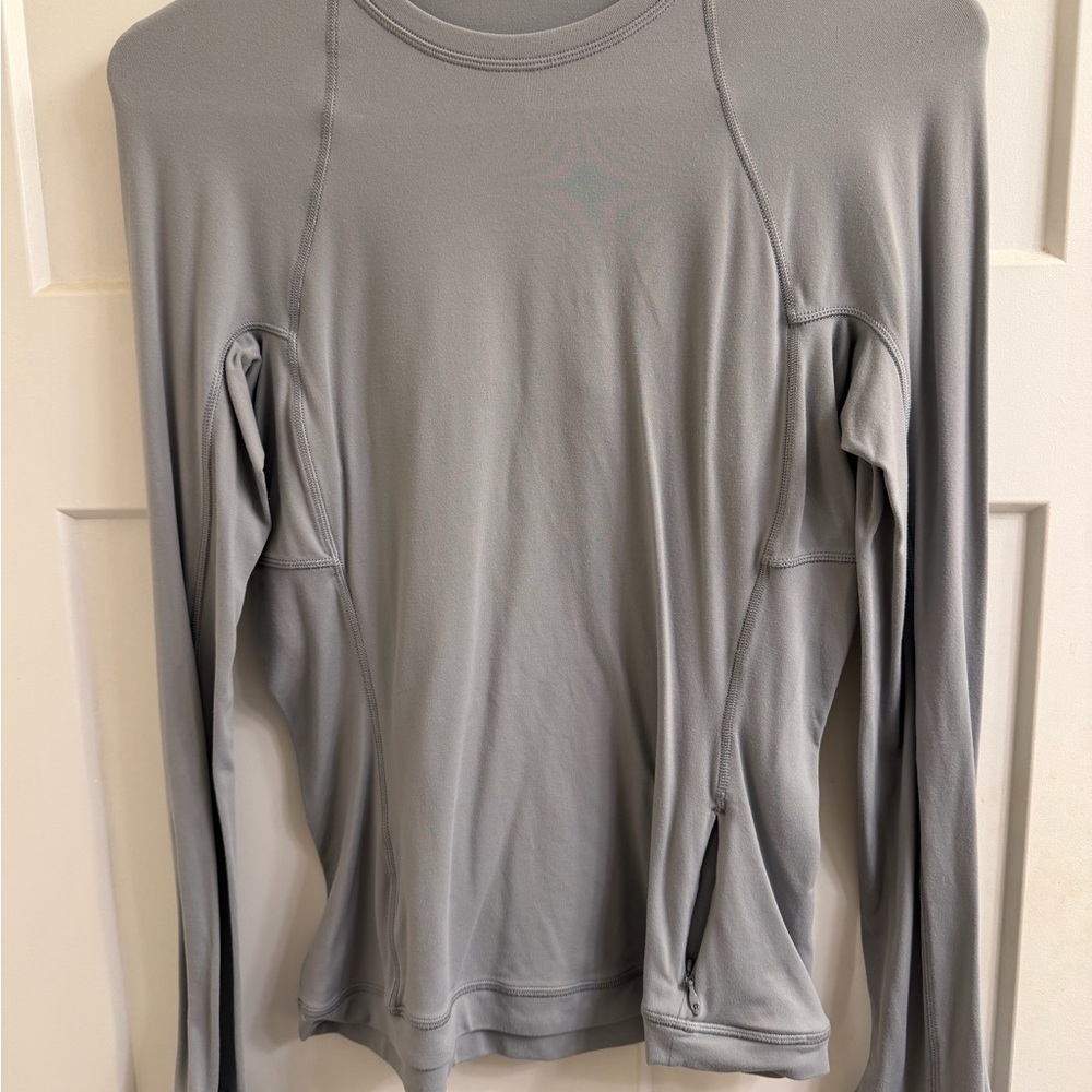 lululemon athletica It’s Rulu Long Sleeve shirt, size 6